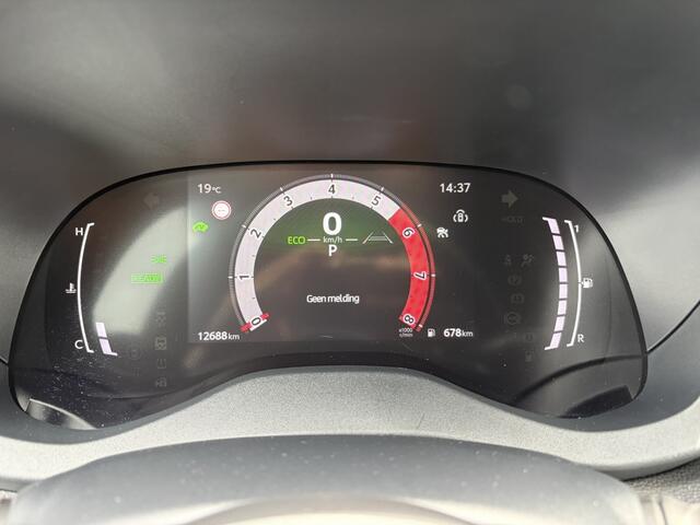 Toyota YARIS Cross 1.5 Hybrid 115 Dynamic | Sensoren v/a | Stuur + Stoelverwarming