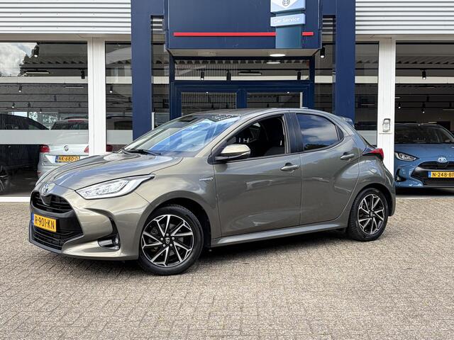 Toyota YARIS 1.5 Hybrid Dynamic / Automaat / NL-Auto / Stoelverwarming / Adaptieve Cruise-Control / Trekhaak! / Apple-Carplay & Android-Auto / LED / DAB Radio-Bluetooth / Getint-Glas / Camera-Achter / 16'' LMV / ENZ.