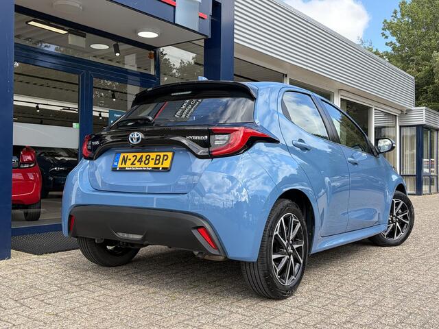 Toyota YARIS 1.5 Hybrid Dynamic / Automaat / NL-Auto / Adaptieve Cruise-Control / Apple-Carplay & Android-Auto / LED / Keyless / DAB Radio-Bluetooth / Navi / Getint-Glas / Camera-Achter / 16'' LMV / ENZ.