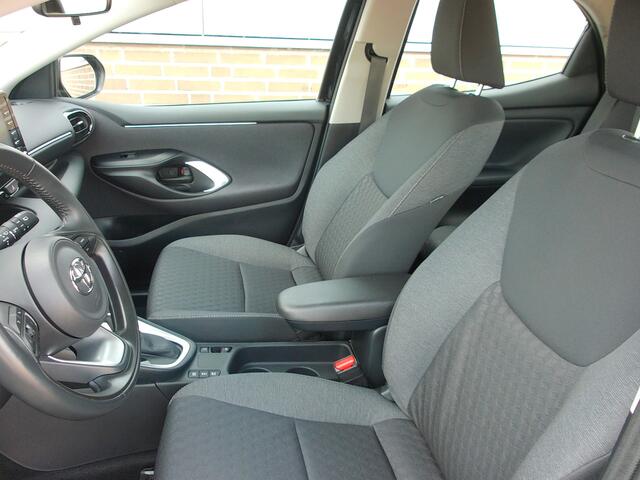 Toyota YARIS 1.5 Hybrid Active, Carplay + Android Auto / Parkeer Camera / Climate Control / Adaptive Cruise / Navigatie