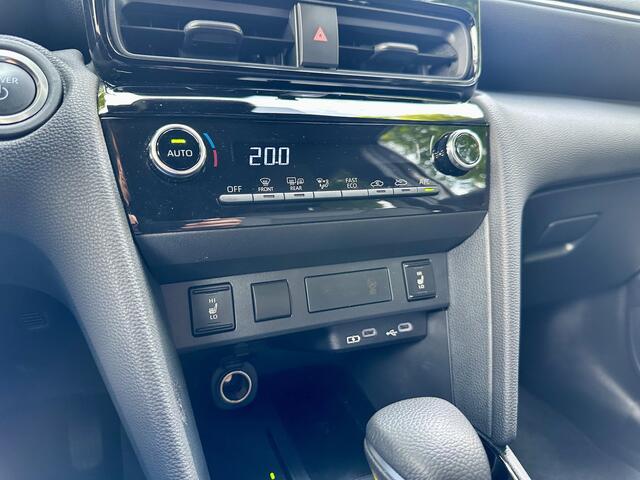 Toyota YARIS Cross 1.5 Hybrid 115 Dynamic | Rijklaarprijs! | Automaat | Carplay | Stoel en stuurverwarming | LED | ACC | Keyless | Camera