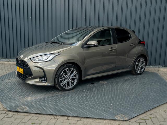 Toyota YARIS 1.5 Hybrid 130 Executive | Panodak | JBL | Head Up | Stuur & Stoel verw. | Premium Pack | Prijs Rijklaar!!