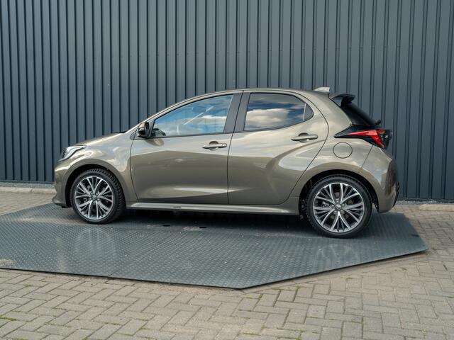 Toyota YARIS 1.5 Hybrid 130 Executive | Panodak | JBL | Head Up | Stuur & Stoel verw. | Premium Pack | Prijs Rijklaar!!