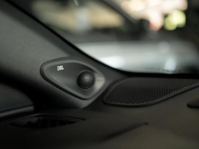 Toyota YARIS 1.5 Hybrid 130 Executive | Panodak | JBL | Head Up | Stuur & Stoel verw. | Premium Pack | Prijs Rijklaar!!