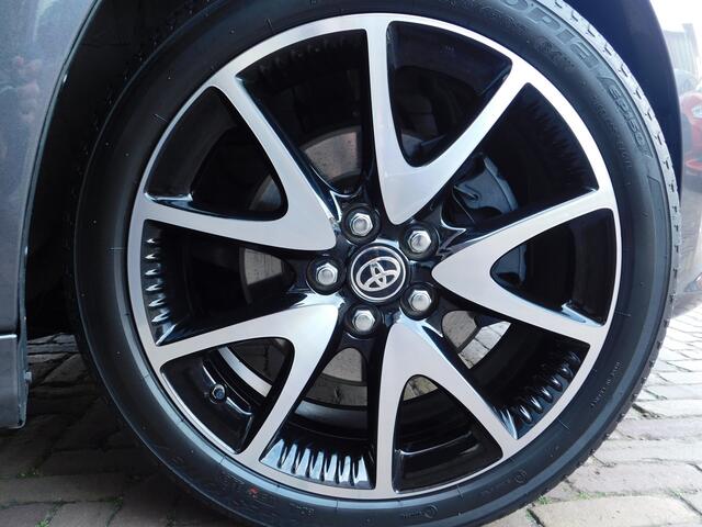 Toyota YARIS 1.5 Hybrid Executive Bi-Tone | Trekhaak