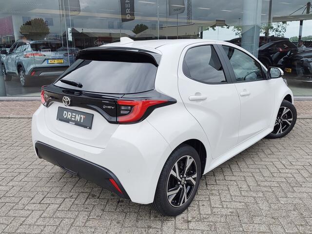 Toyota YARIS 1.5 Hybrid 115 Dynamic | Sensoren v/a | Stuur & Stoelverwarming