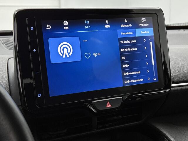 Toyota YARIS Cross 1.5 Hybrid First Edition | Stoel+stuurverwarming | Navigatie | Apple CarPlay/Android auto | Cruise control adaptive | Achteruitrijcamera |