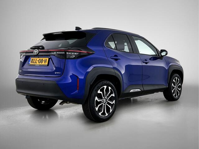 Toyota YARIS Cross 1.5 Hybrid 115 First Edition Comfort Pack | BTW voertuig | Dodehoek detectie | Stuur+stoelverwarming | Parkeersensoren voor+achter | Apple CarPlay/Android auto | achteruitrijcamera |