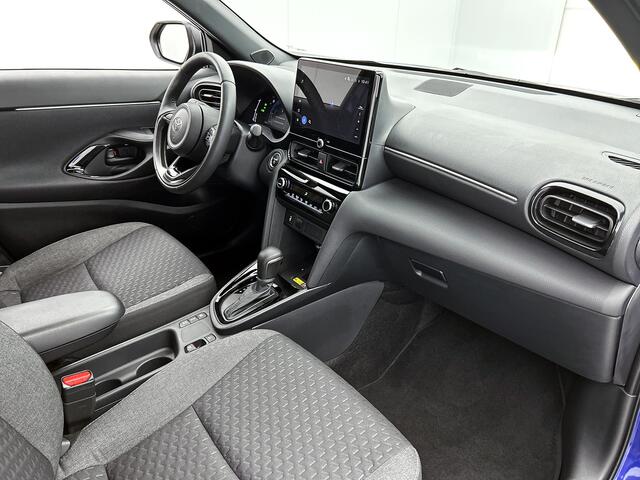 Toyota YARIS Cross 1.5 Hybrid 115 First Edition Comfort Pack | BTW voertuig | Dodehoek detectie | Stuur+stoelverwarming | Parkeersensoren voor+achter | Apple CarPlay/Android auto | achteruitrijcamera |