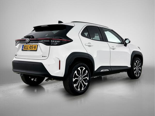 Toyota YARIS Cross 1.5 Hybrid 130 Dynamic Comfort Pack | BTW voertuig | Dodehoek detectie | Stoel+stuurverwarming | Parkeersensoren voor+achter | Apple CarPlay/Android auto | Climate control | Achteruitrijcamera |