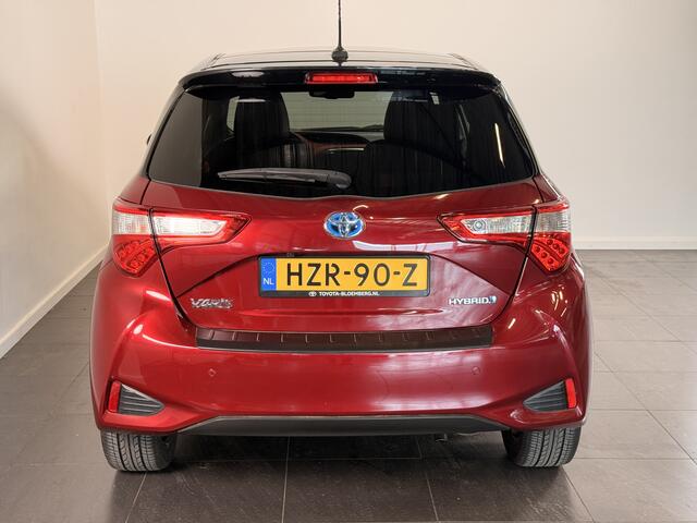 Toyota YARIS 1.5 Hybrid Bi-Tone | Panoramadak | Stoelverwarming |