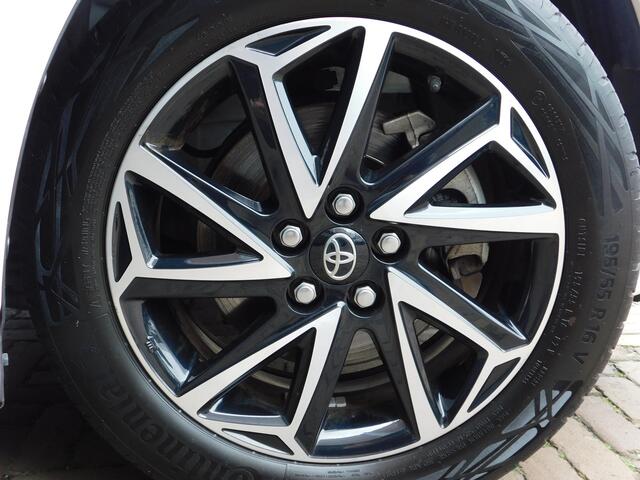 Toyota YARIS 1.5 Hybrid Dynamic | NAVI