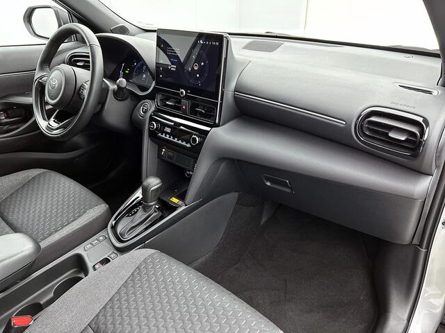 Toyota YARIS Cross 1.5 Hybrid 115 First Edition + | BTW voertuig | Stoel+stuurverwarming | Draadloze telefoonlader | Apple CarPlay/Android auto | Cruise control adaptive | Climate control | Achteruitrijcamera |