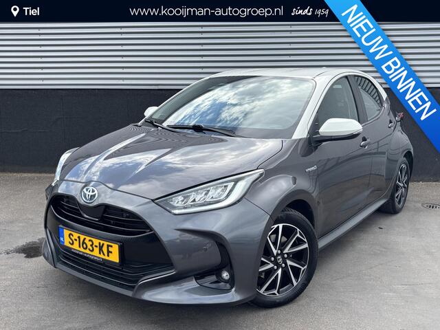 Toyota YARIS 1.5 Hybrid Executive Bi-tone edition Navigatie, Dodehoekdetectie, HUD, Parkeersensoren voor + achter, LED, Smart Key, Adaptieve cruise control