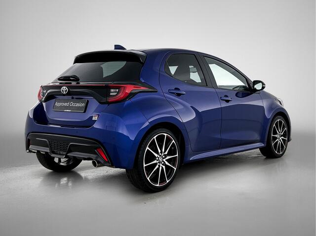 Toyota YARIS 1.5 Hybrid GR Sport | JBL | Head-Up Display | Dodehoek detectie | Stuur+stoelverwarming | Parkeersensoren voor+achter | Apple CarPlay/Android auto |