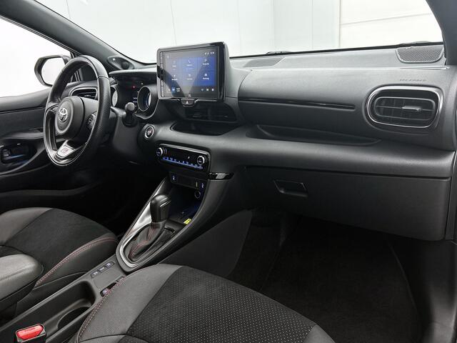 Toyota YARIS 1.5 Hybrid GR Sport | JBL | Head-Up Display | Dodehoek detectie | Stuur+stoelverwarming | Parkeersensoren voor+achter | Apple CarPlay/Android auto |