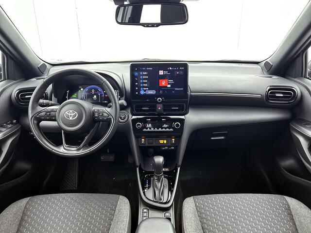 Toyota YARIS Cross 1.5 Hybrid 115 Dynamic Comfort Pack | BTW voertuig | Dodehoek detectie | Stuur+stoelverwarming | Parkeersensoren Voor+Achter | Draadloze telefoonlader |