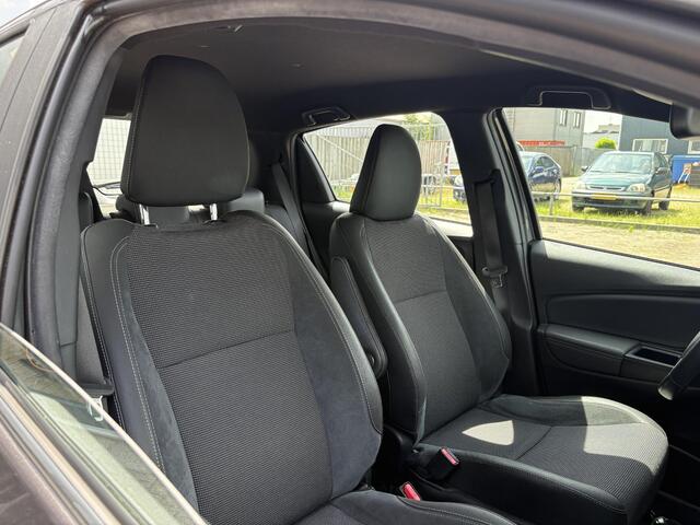 Toyota YARIS 1.5 Hybrid Executive - TREKHAAK-