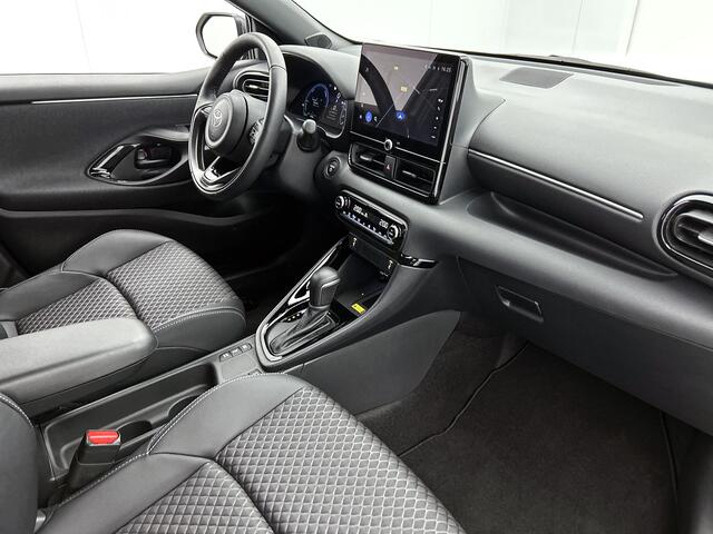 Toyota YARIS 1.5 Hybrid 130 Executive | BTW voertuig | Stoel+stuurverwarming | Draadloze telefoonlader | Apple CarPlay/Android Auto | Cruise Control Adaptive | Achteruitrijcamera |