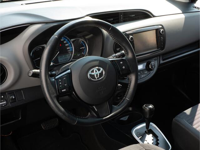 Toyota YARIS 1.5 Hybrid Volcano Edition Panoramadak/ Navigatie/ Climate control/ Cruise control/ Lmv