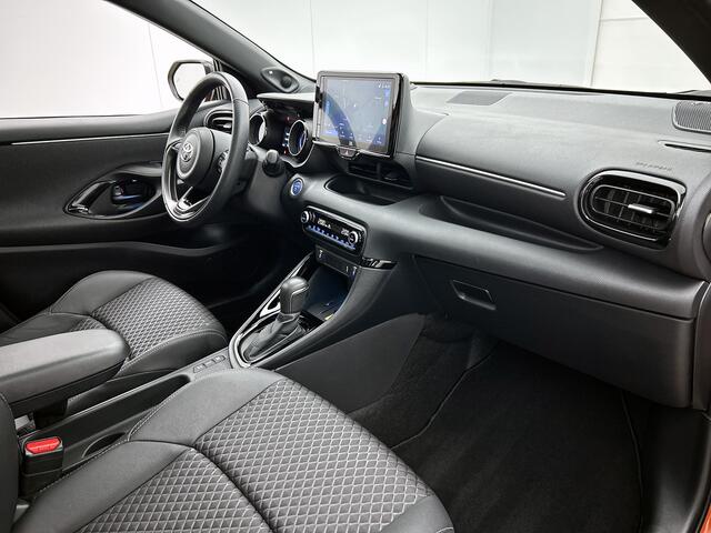 Toyota YARIS 1.5 Hybrid Executive Premium Pack | Panoramadak | JBL | Head-Up Display | Stoelverwarming | Parkeersensoren voor+achter | Draadloze telefoonlader | Navigatie | Apple CarPlay/Android | Climate Control |