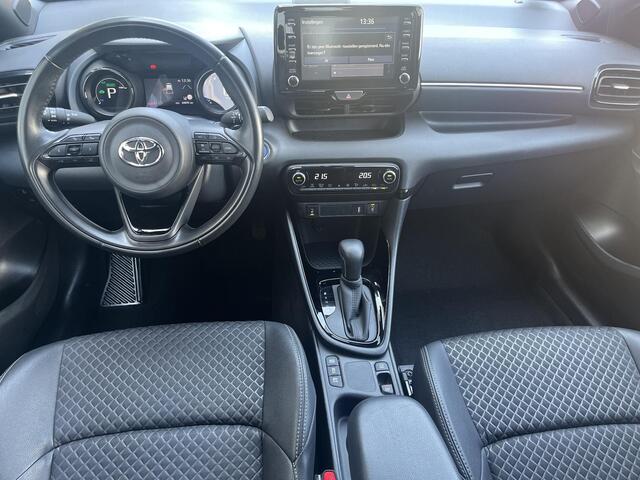 Toyota YARIS 1.5 Hybrid Executive | 17 inch LM-velgen | Carplay | Stoelverwarming | Bi-tone exterieur |