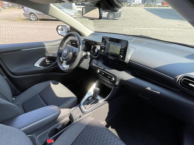 Toyota YARIS 1.5 Hybrid Dynamic Plus | Parkeersensoren Voor en Achter | Dode Hoek Detectie, BSM | Full Map Navigatie |