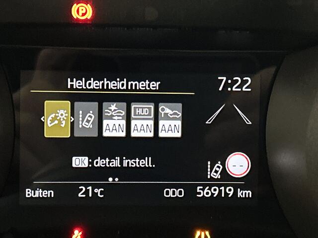 Toyota YARIS 1.5 Hybrid Style | Head-up Display | Stoel+stuurverwarming | Draadloze telefoonlader | Apple CarPlay/Android auto | Climate control | Cruise Control Adaptive |