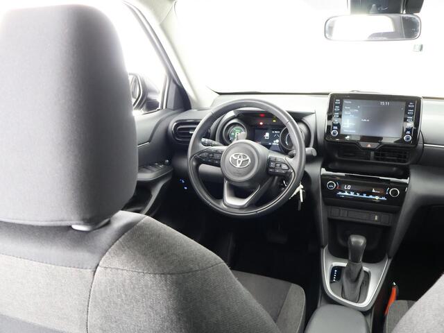 Toyota YARIS Cross 1.5 HYBRID BIJNA 2024. GARANTIE TOT 11-2033! CARPLAY NAVI. CAMERA .ADAPTIVE CRUISE.APPLE CARPLAY & ANDRIOD AUTO .