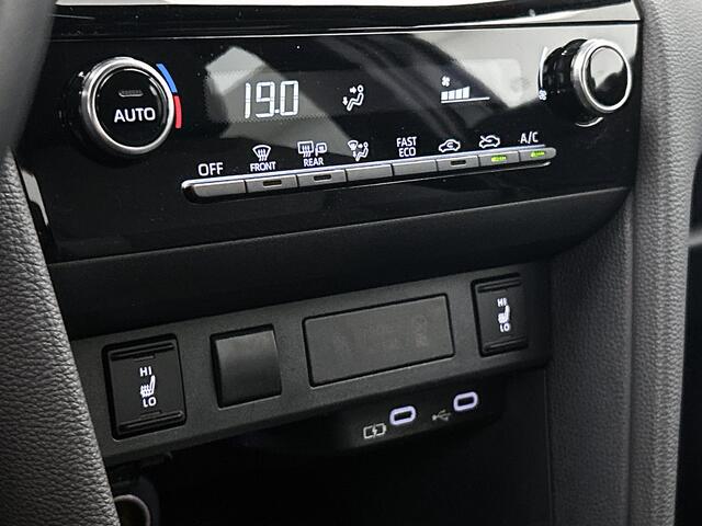 Toyota YARIS Cross 1.5 Hybrid 115 Dynamic | BTW voertuig | dodehoek detectie | Stuur + Stoelverwarming | Parkeersensoren voor+achter | Cruise Control Adaptive | Apple CarPlay/Android auto |