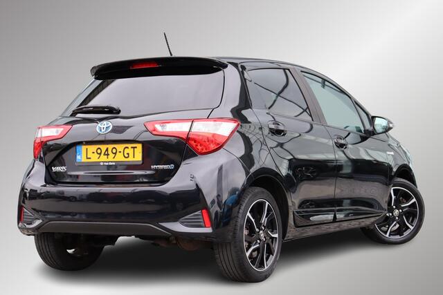 Toyota YARIS 1.5 Hybrid Energy Plus Lm velgen, Getinte ramen