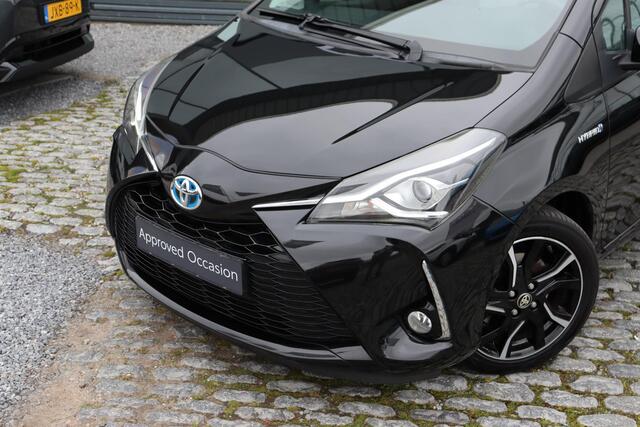 Toyota YARIS 1.5 Hybrid Energy Plus Lm velgen, Getinte ramen
