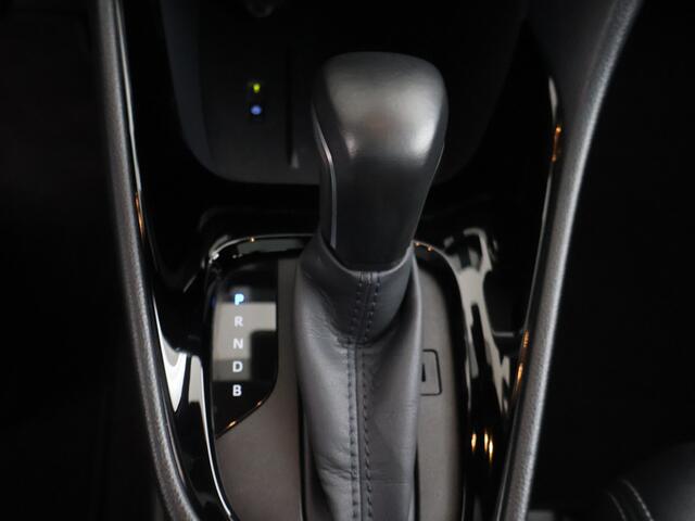 Toyota YARIS 1.5 Hybrid Executive Premium Pack | Dealer Onderhouden | Trekhaak afneembaar | JBL | Head-Up Display | dodehoek detectie | Panoramadak | Parkeersensoren voor+achter | Stoel+Stuurverwarming |