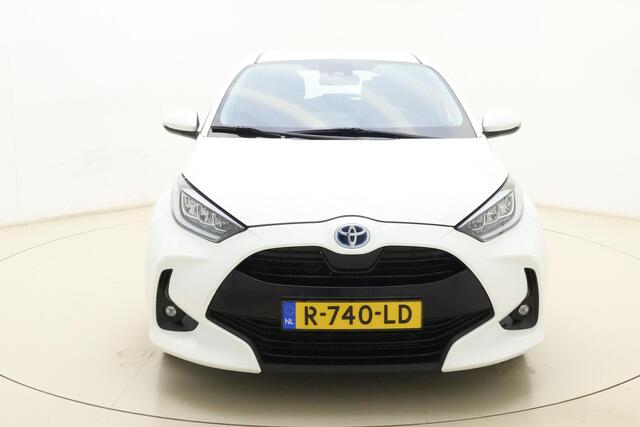 Toyota YARIS 1.5 Hybrid Dynamic Stoelverwarming l Camera l Climate Control l Cruise Control l DAB l Keyless Entry & Start l LED l Lichtmetalen Velgen