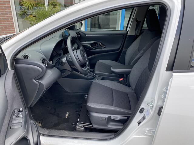 Toyota YARIS 1.5 Hybrid 115 Business Plus