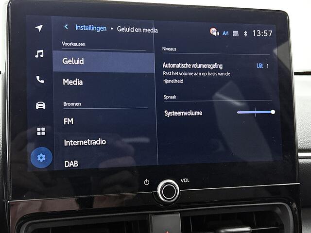 Toyota YARIS Cross 1.5 Hybrid 115 First Edition | BTW voertuig | Navigatie | Apple CarPlay/Android Auto | Climate Control | Cruise Control Adaptive | Achteruitrijcamera |