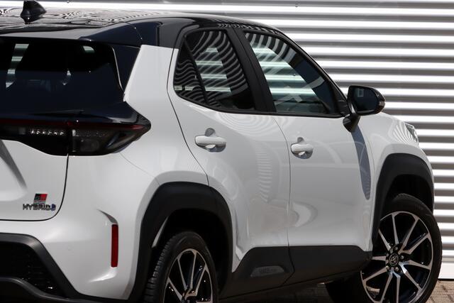 Toyota YARIS Cross 1.5 Hybrid GR Sport Ceramic Gray Metallic