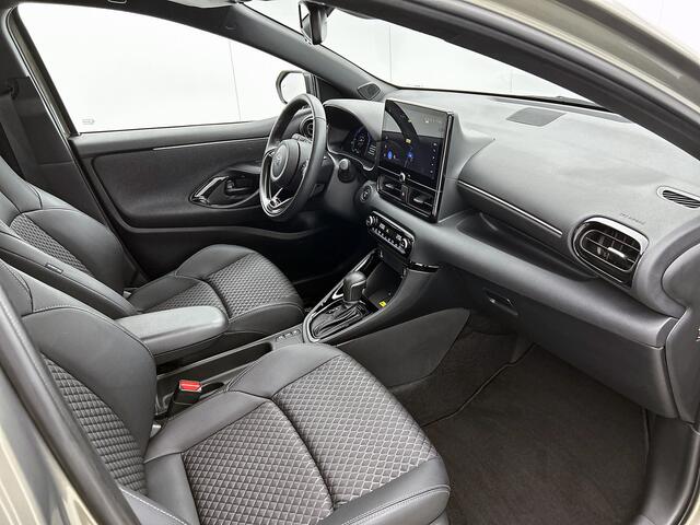 Toyota YARIS 1.5 Hybrid 130 Executive | BTW Voertuig | Stoel+stuurverwarming | dodehoek detectie | Parkeersensoren Voor+achter | Apple CarPlay/Android Auto | Cruise Control Adaptive | Draadloze telefoonlader |