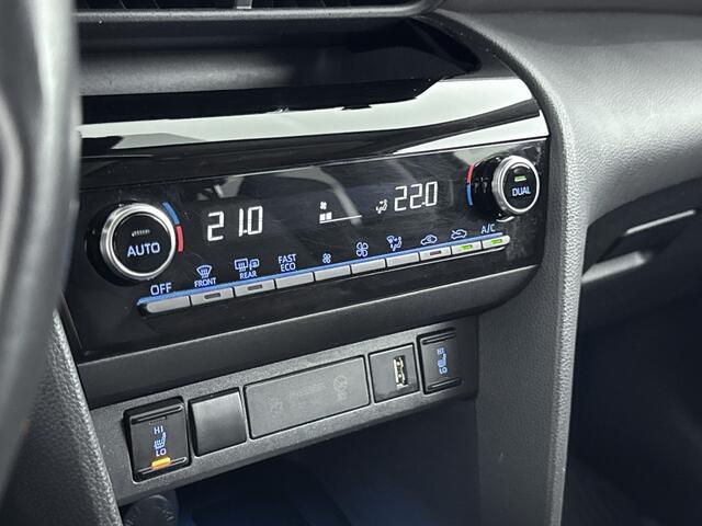 Toyota YARIS Cross 1.5 Hybrid Executive Bi-Tone | 360° Camera | PDC | JBL Audio |