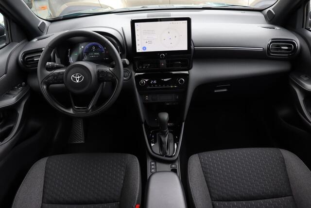 Toyota YARIS Cross 1.5 Hybrid 130 Dynamic, Comfort Pack, Vaste Trekhaak, Snel leverbaar, Stuur & Stoel Verwarming, BSM!