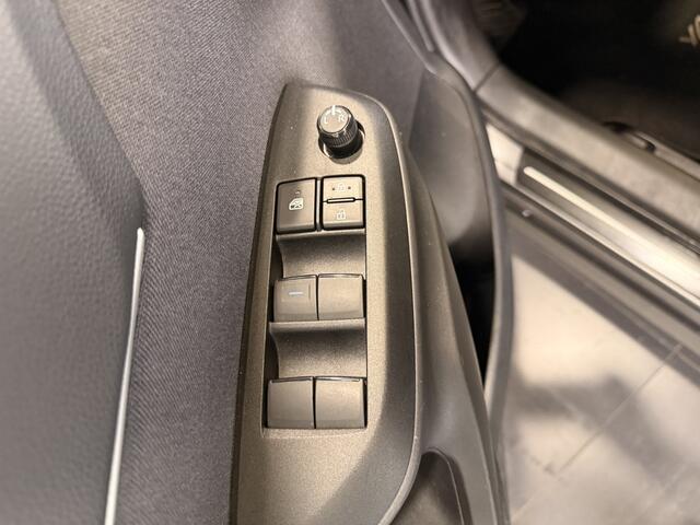 Toyota YARIS Cross 1.5 Hybrid 115 Dynamic | Stoel / Stuurverwarming | BSM | Parkeersensoren |