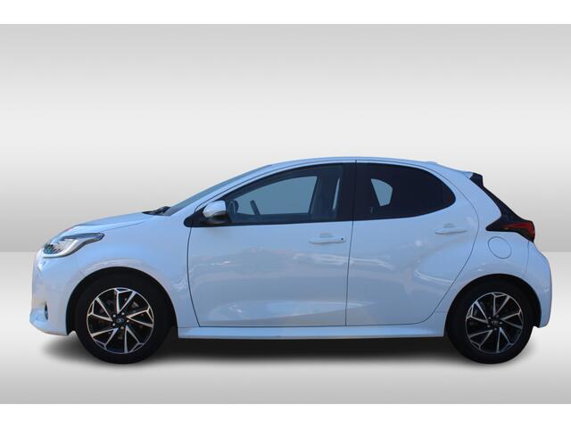 Toyota YARIS 1.5 Hybrid 115 Business Automaat l Stoelverwarming l Lendesteun l LM velgen l Spiegelverwarming l Getinte achterramen l Sfeerverlichting