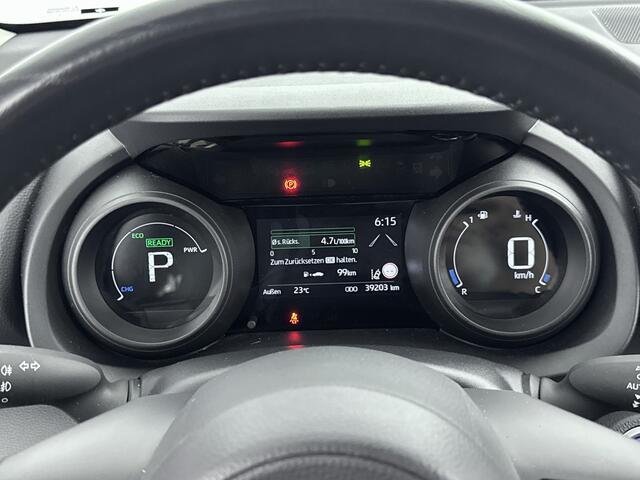 Toyota YARIS 1.5 Hybrid Dynamic | Stoelverwarming | LED Verlichting | Apple Carplay / Android Auto |