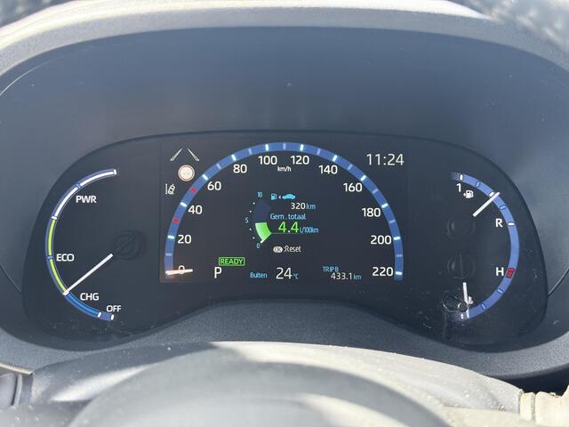 Toyota YARIS Cross 1.5 Hybrid Dynamic / Navigatie / Apple Carplay / Achteruitrijcamera / Stuur-, Stoel en voorruitverwarming / Trekhaak