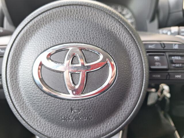 Toyota YARIS 1.5 Hybrid Active met parelmoer metallic