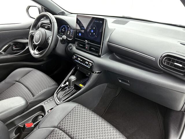 Toyota YARIS 1.5 Hybrid 130 Executive | Parkeersensoren V+A | Stuur-Stoelverwarming | Onderweg-naar-dealer