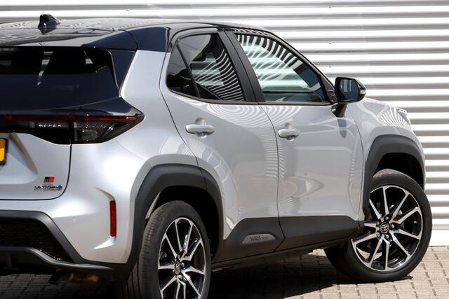 Toyota YARIS Cross 1.5 Hybrid GR Sport Ceramic Gray Metallic