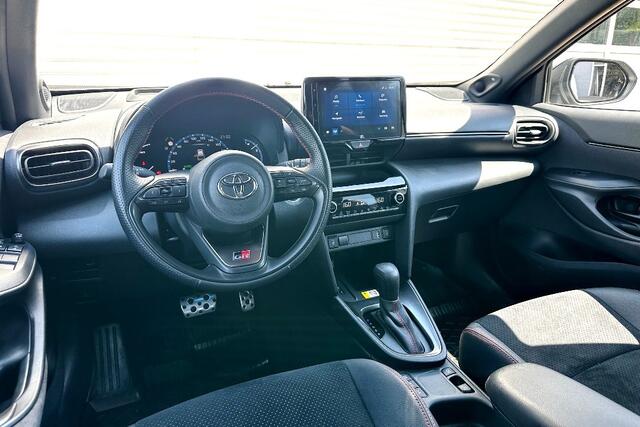 Toyota YARIS Cross 1.5 Hybrid GR Sport Ceramic Gray Metallic
