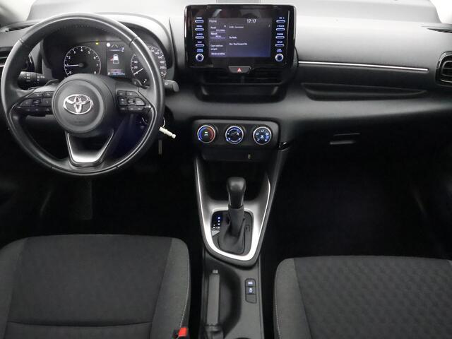 Toyota YARIS 1.5 VVT-I First Edition Bi-Tone Automaat | Apple Carplay & AndroidAUTO | Camera | Lichtmetalen velgen |