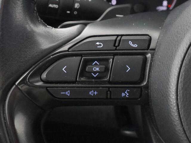 Toyota YARIS 1.5 VVT-I First Edition Bi-Tone Automaat | Apple Carplay & AndroidAUTO | Camera | Lichtmetalen velgen |